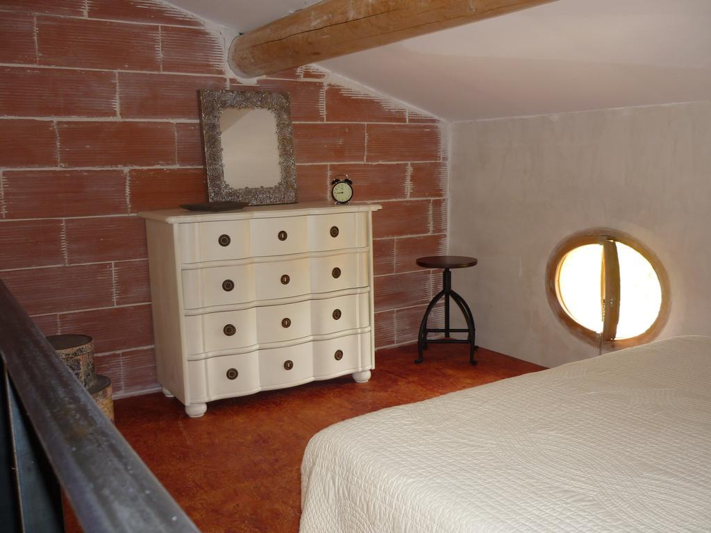 Villa La Fontaine Des Noyers Saint-Saturnin-lès-Apt Habitación foto