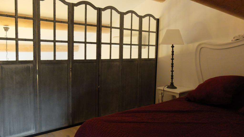 Villa La Fontaine Des Noyers Saint-Saturnin-lès-Apt Habitación foto